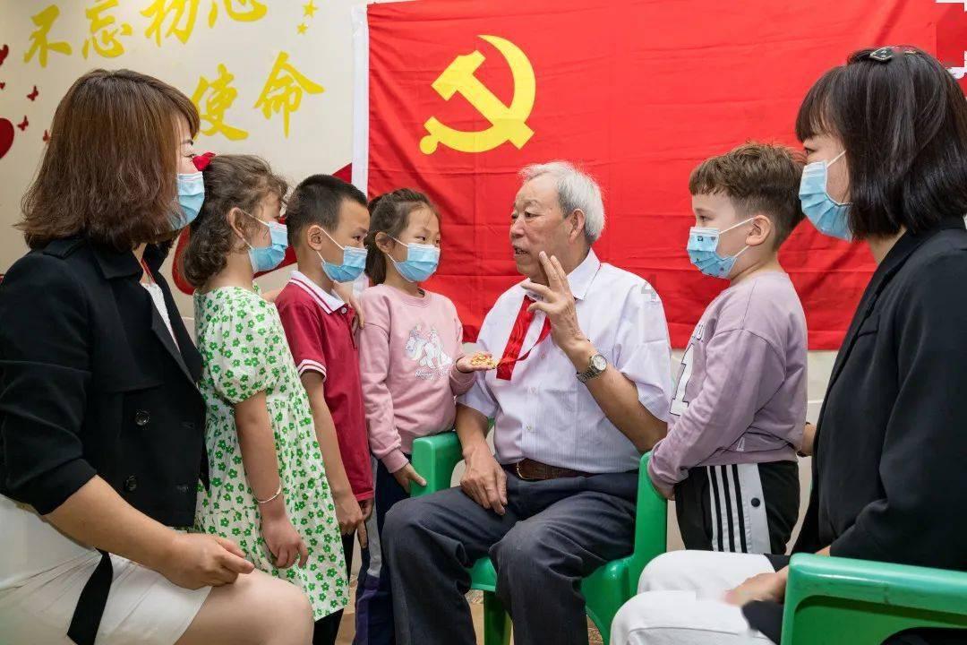 出租一楼架空层,一年了,没付租金也不搬走货