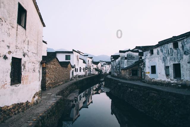 逃离沙漠建筑